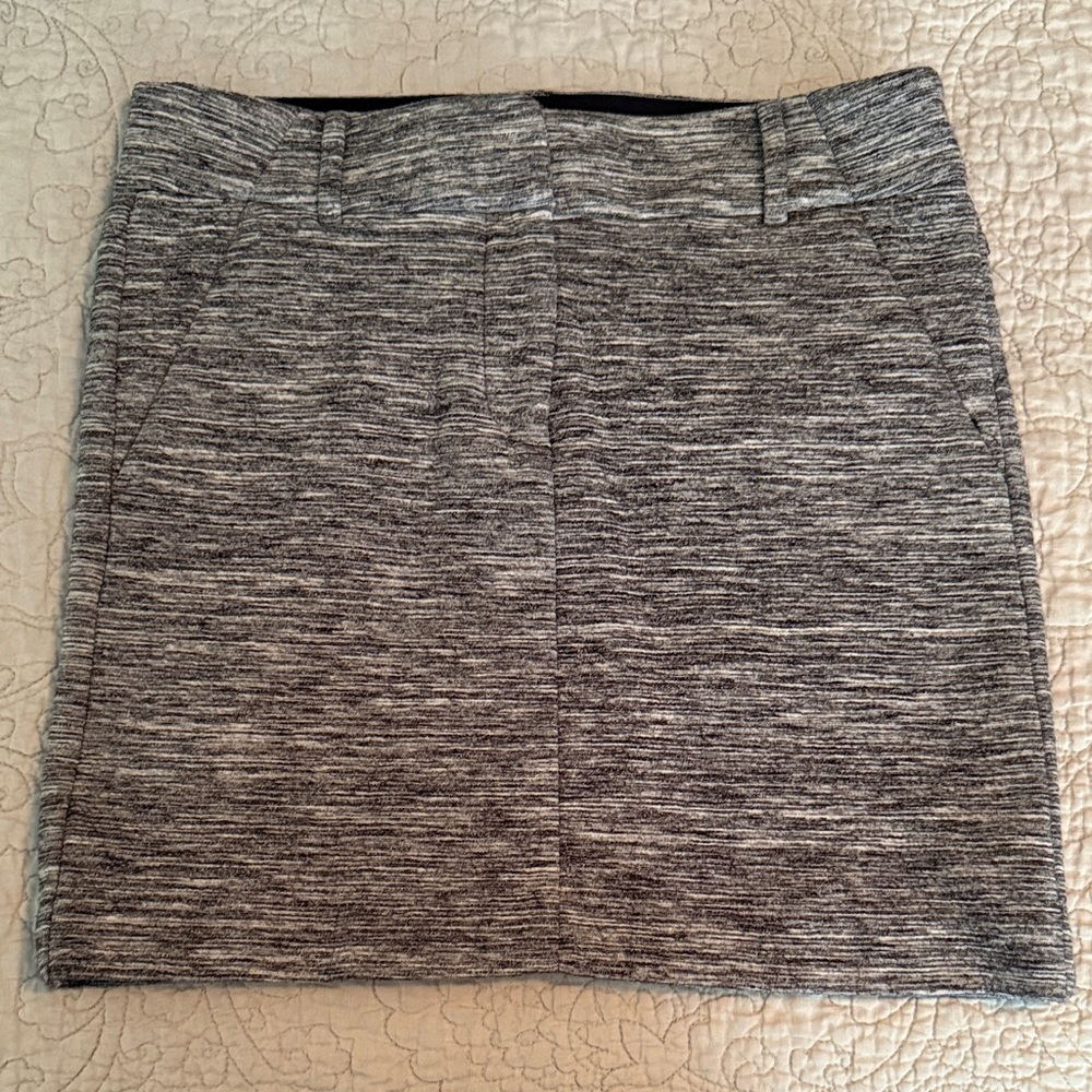 LOFT Gray and Black Women's Skirt; Size 4